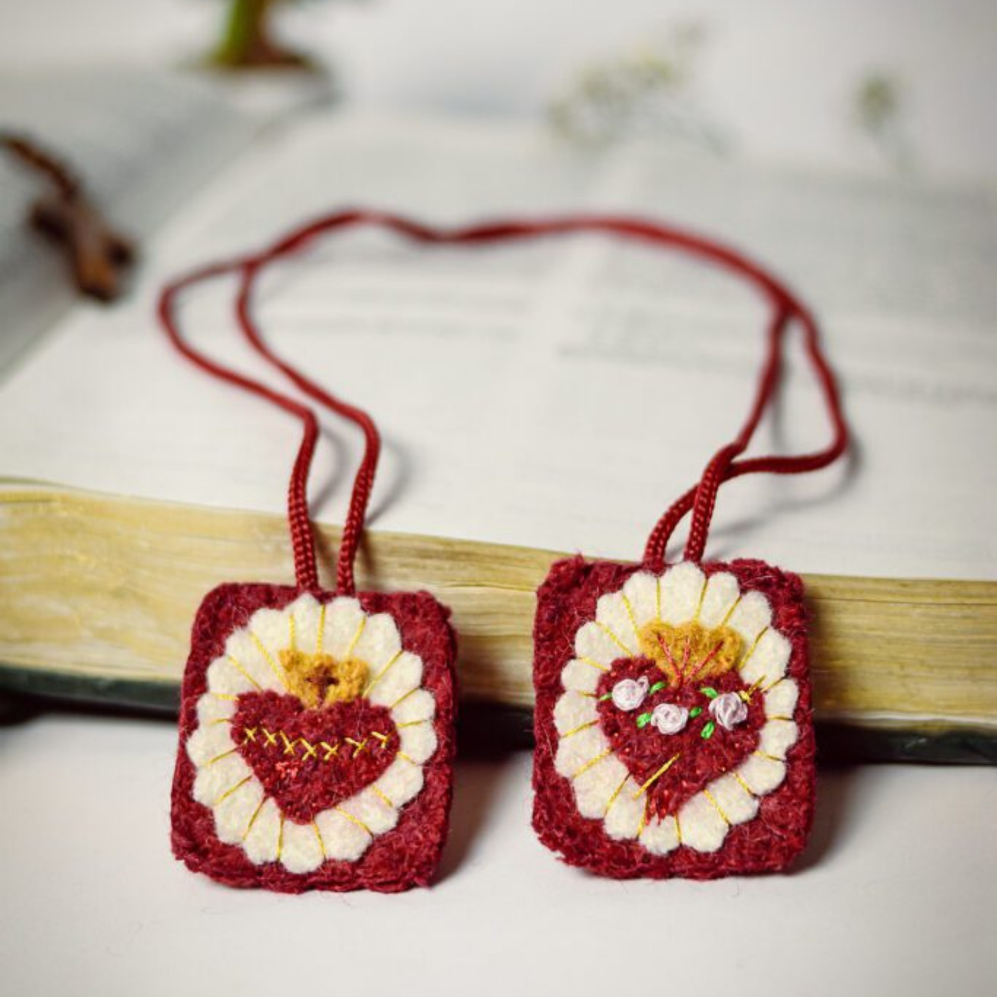 ESCAPULARIO DE LOS SAGRADOS CORAZONES